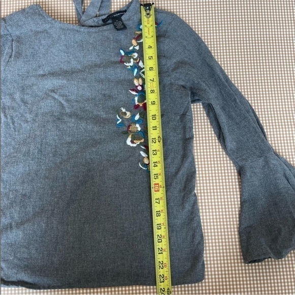 Grace Elements bell sleeve embroidered top. Size Medium - Picture 8 of 11